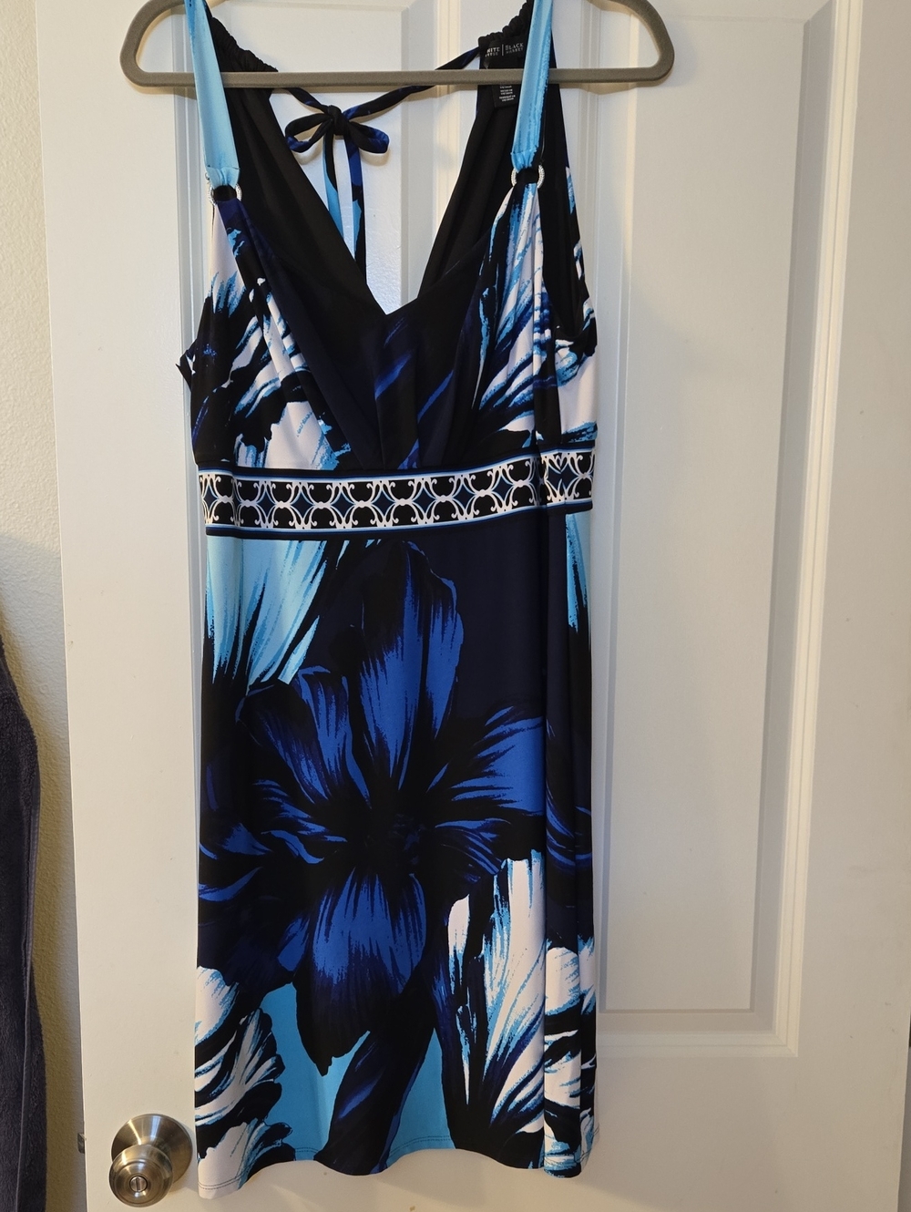 White House Black Market Blue and Black Floral V-Neck Midi Dress